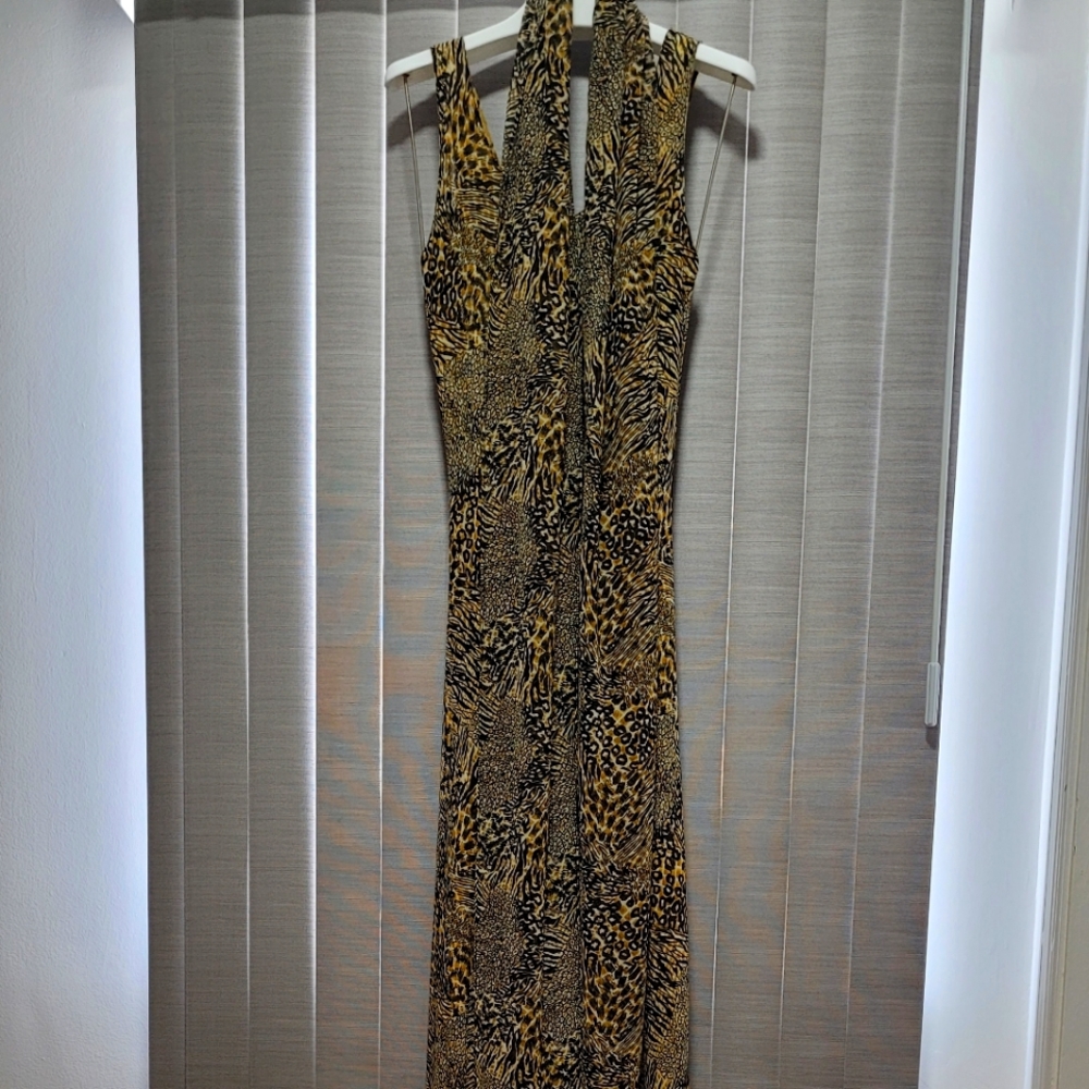 EUC/ JASMINE ANIMAL PRINT REVERSIBLE MAXI DRESS W / SCARF